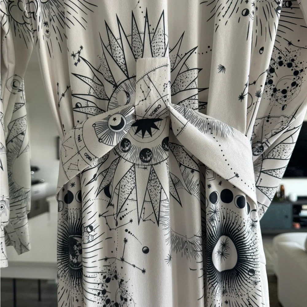 Mason Grey Robe - Picture 5 of 15